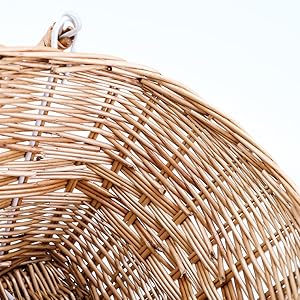 picnic basket detail