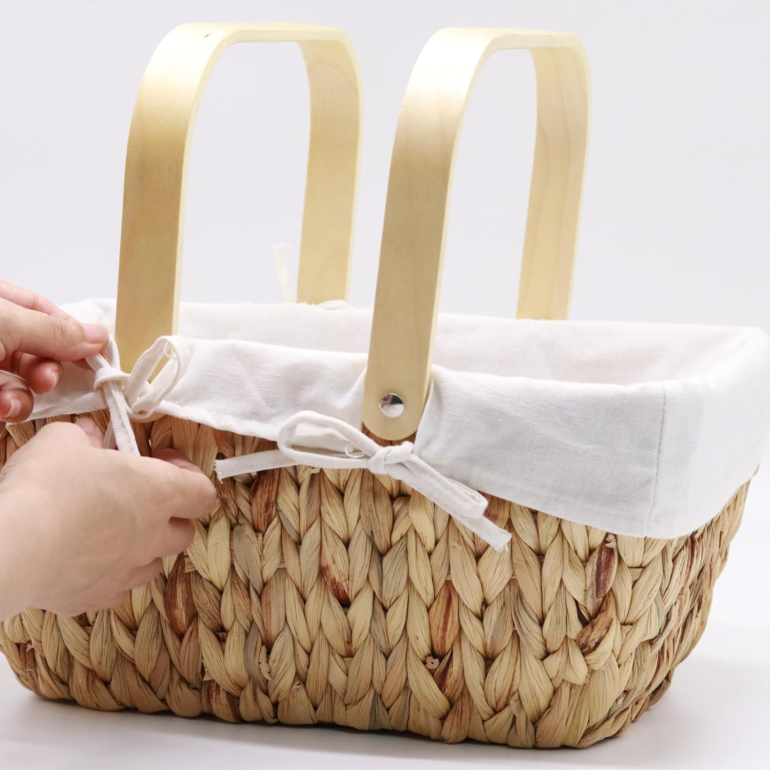 Basket with Handle-Wicker Picnic Basket,Natural Hand-Woven Basket with Lining Removable and Washable,Suitable for Easter,Mother's Day,Outdoor Camping,Picnic Size 15x9x7 Inches